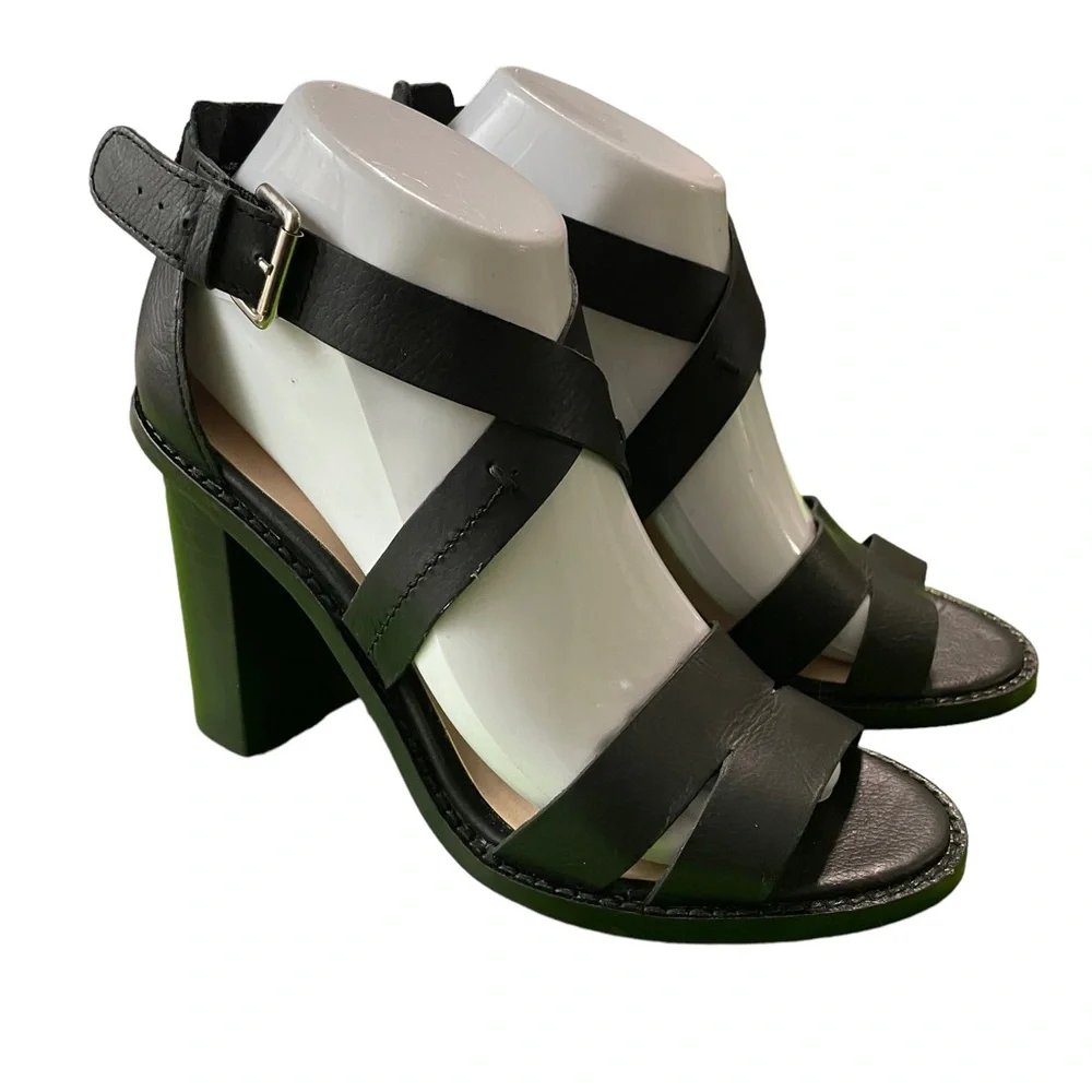 Tahari MADE heels Size 8.5